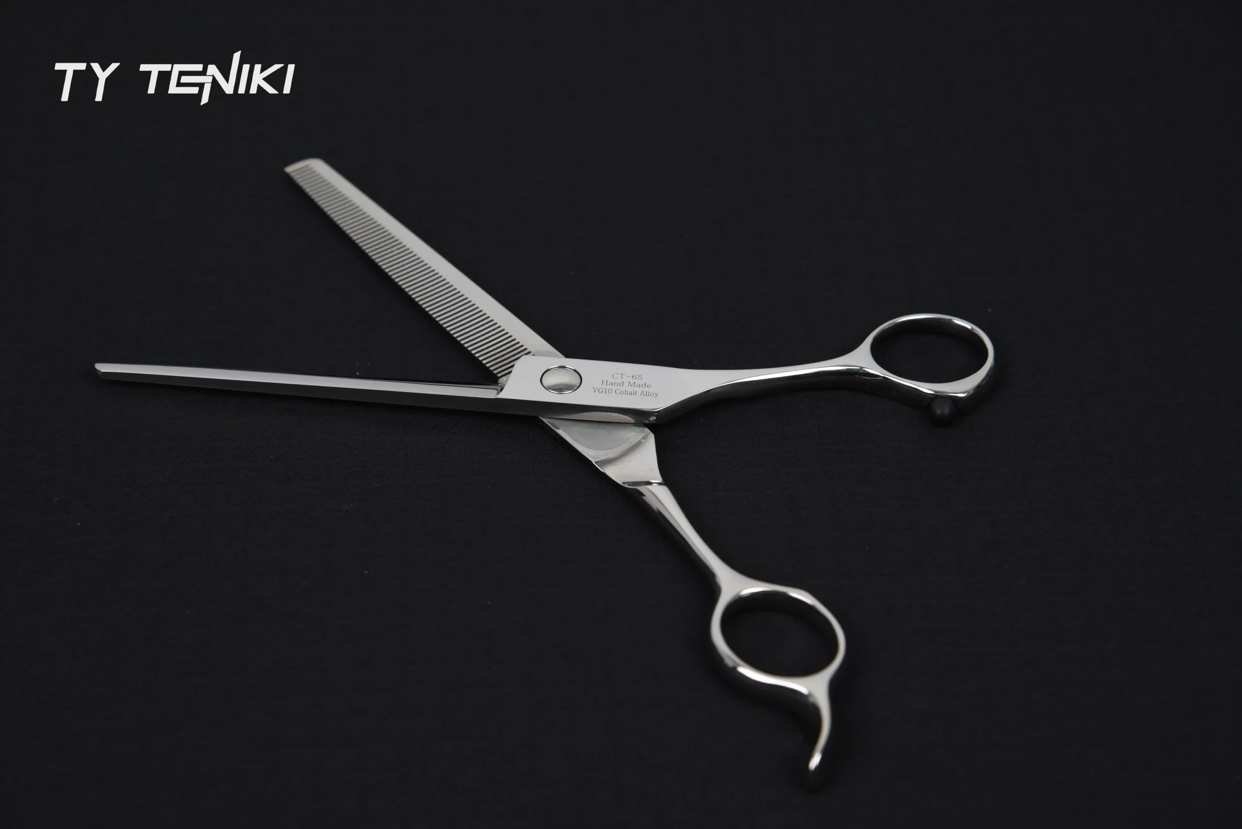 CT-65 Invisible 64-Tooth VG10 Thinning Shear | 45% Removal Seamless