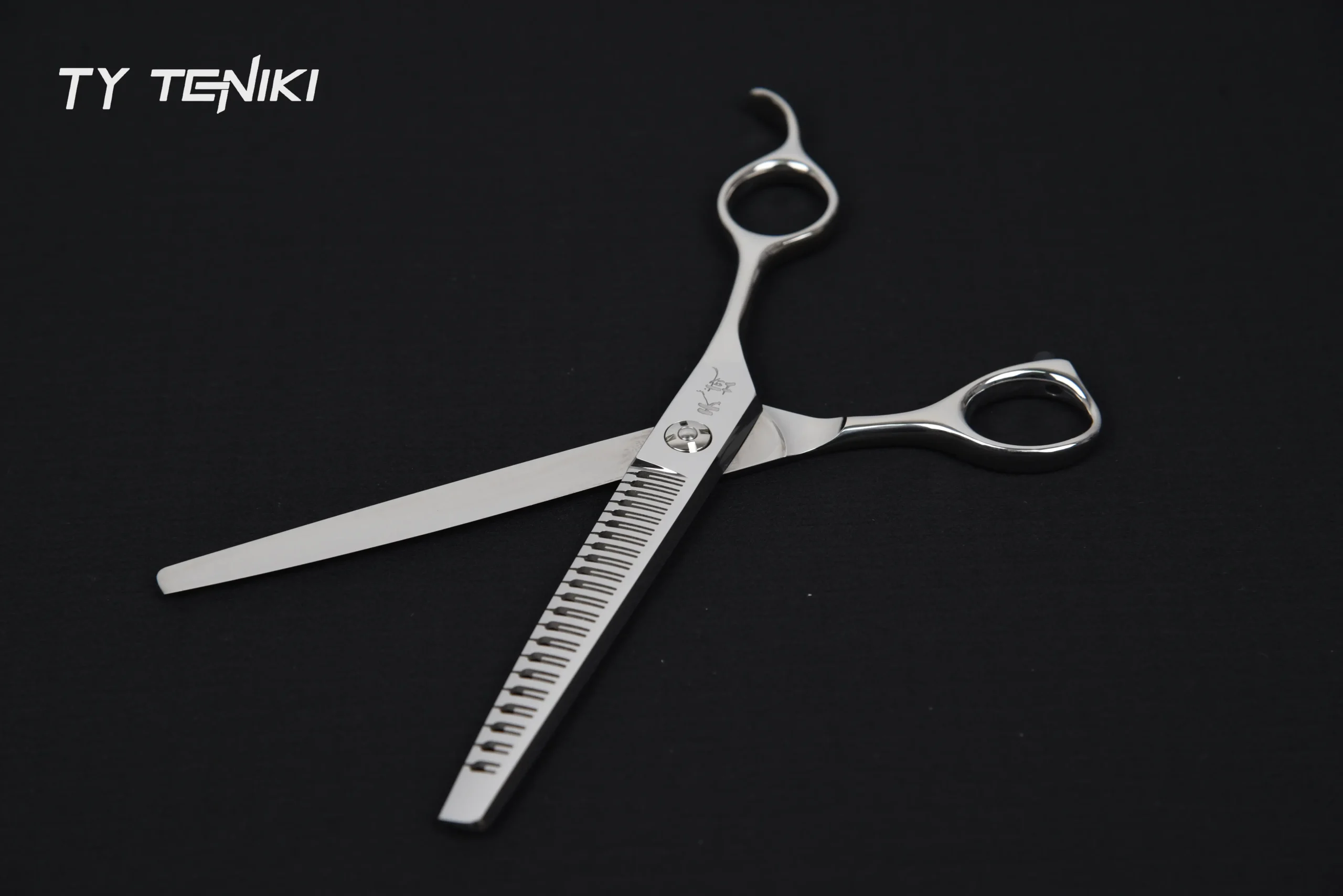 MT-70 Patented 7" & 7.5" VG10 Natural Finish Scissor | 90% Seamless Removal - Image 3