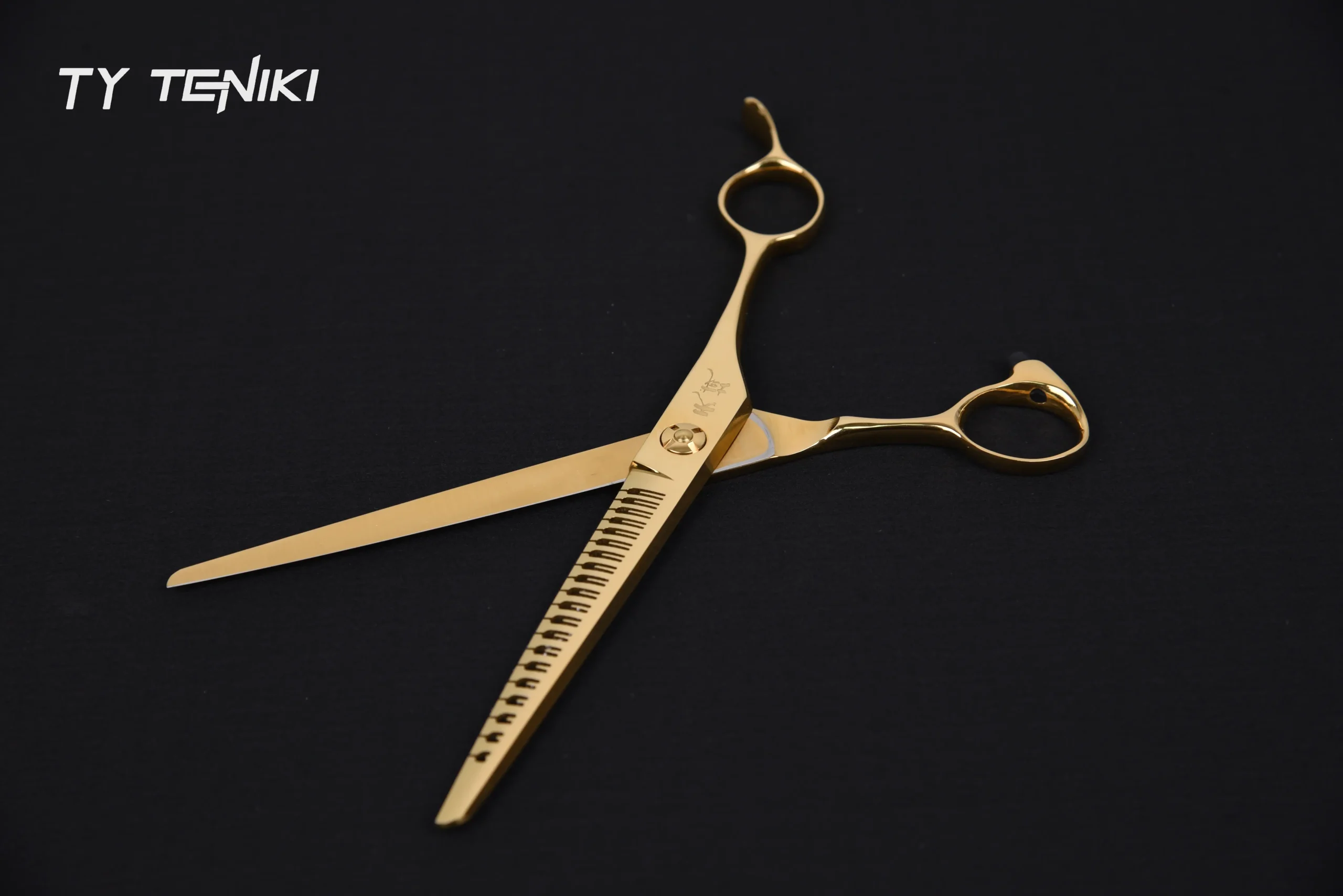 MT-70F Gold Luxury 24K Gold-Plated VG10 Natural Scissor | Anti-Static Pro - Image 3